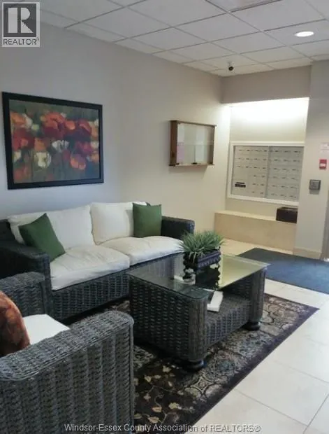 325 VILLAGE GROVE Unit# 307