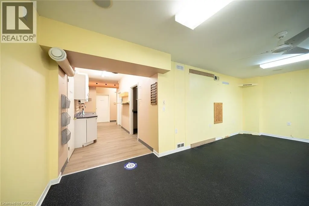 17 TALBOT Street N