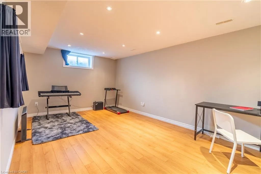 533 LANGLAW Drive