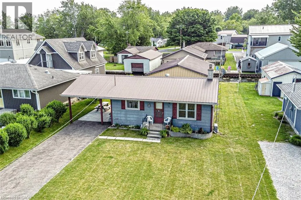 12 WILLOW Avenue