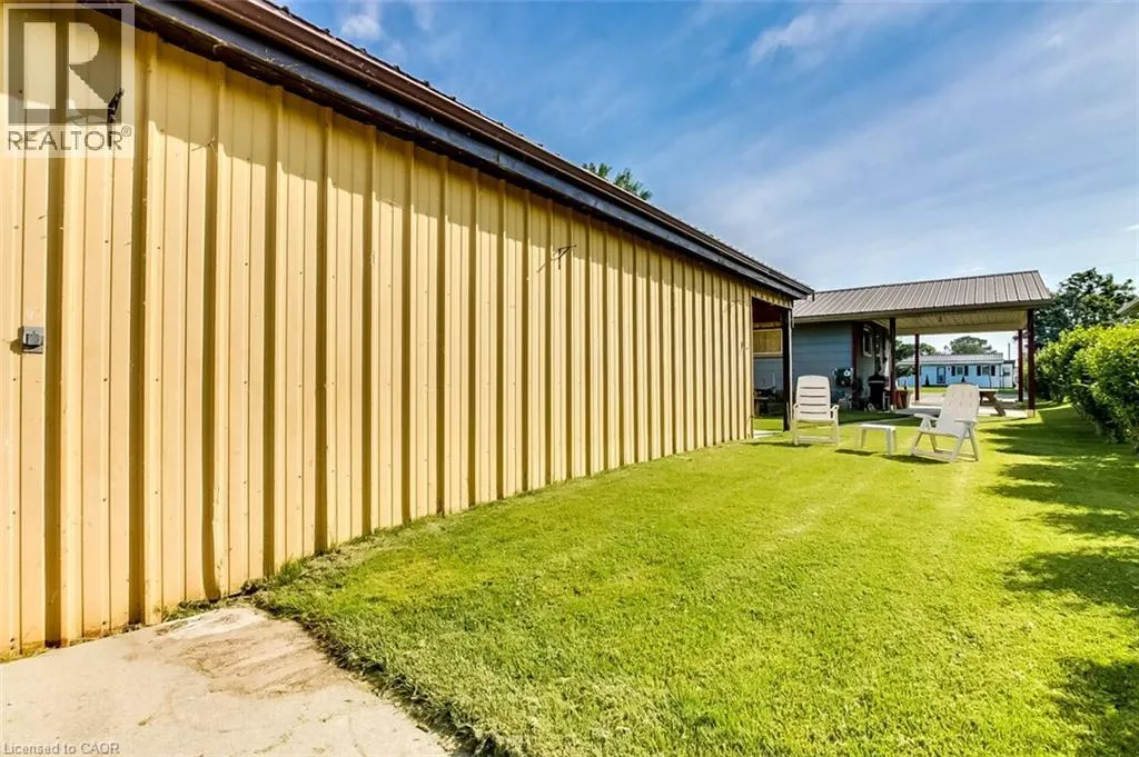 12 WILLOW Avenue