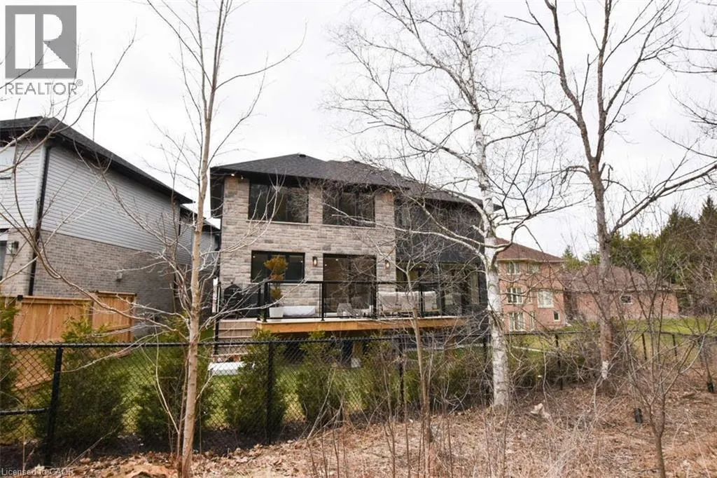 38 MCINTYRE Court