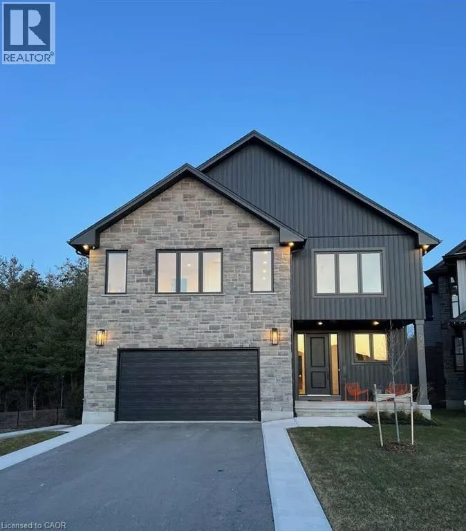 38 MCINTYRE Court