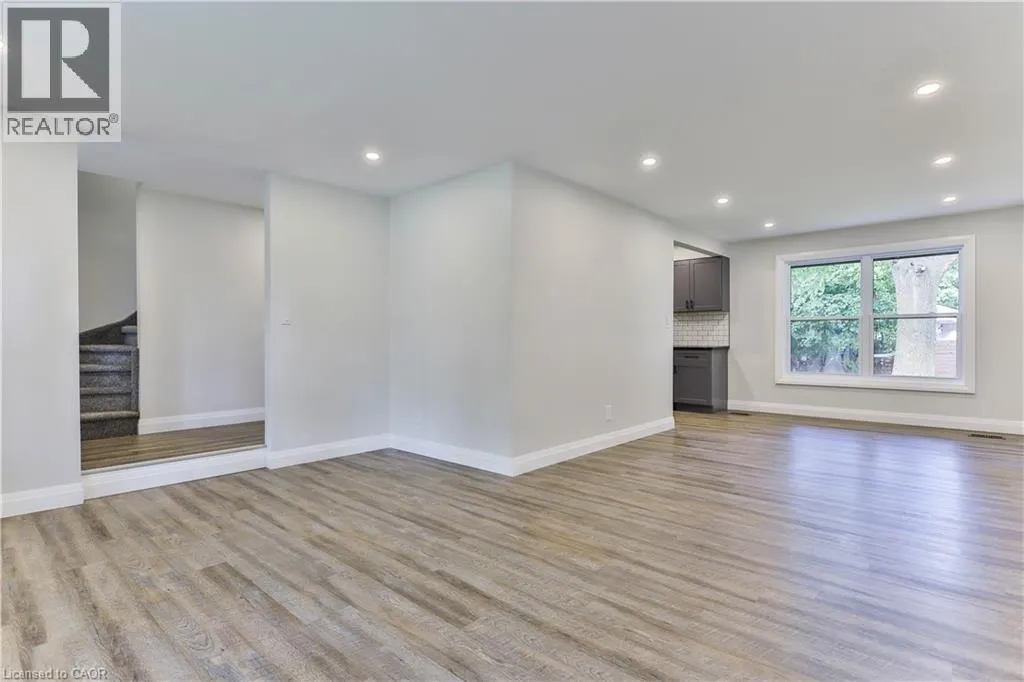 22 ATWOOD Crescent