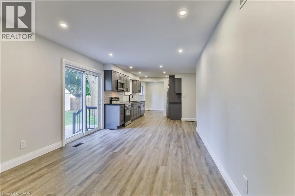 22 ATWOOD Crescent