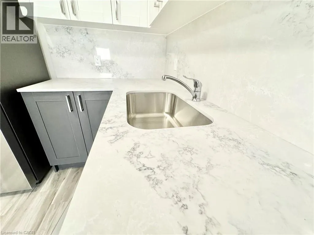 162 SNYDERS Road E Unit# 201, #201