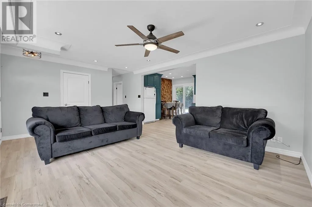 46 ORIOLE Crescent