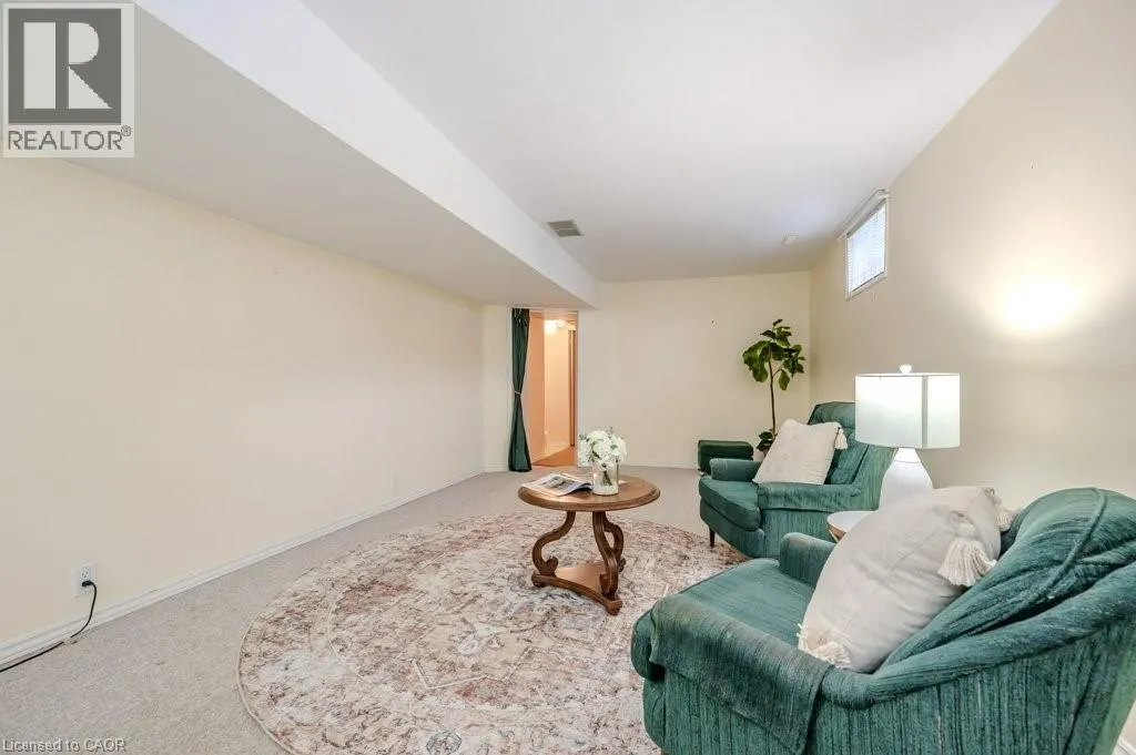 185 WESLEY Crescent