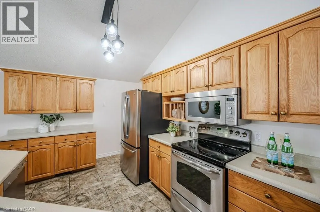 185 WESLEY Crescent