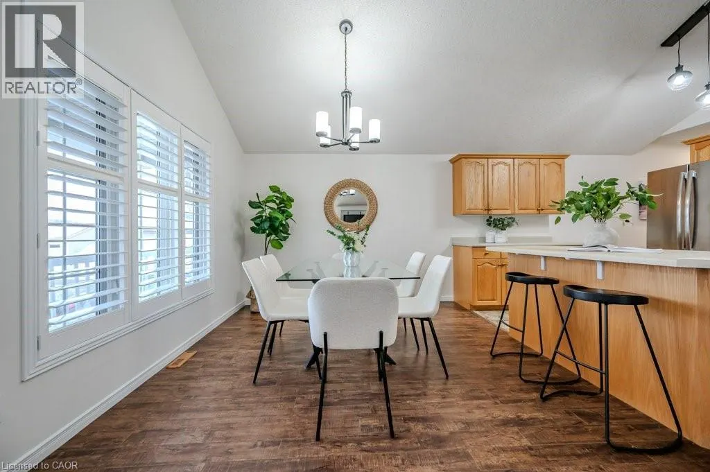 185 WESLEY Crescent