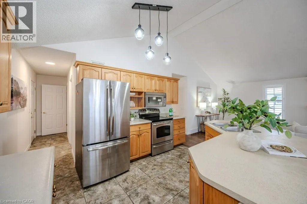 185 WESLEY Crescent
