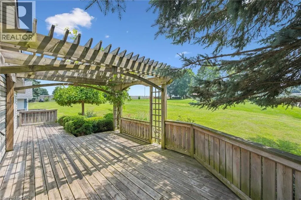 185 WESLEY Crescent