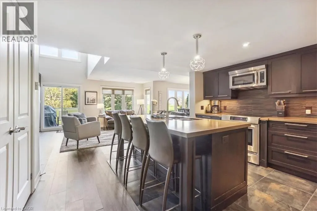 120 FAIRWAY Court Unit# 218, #218