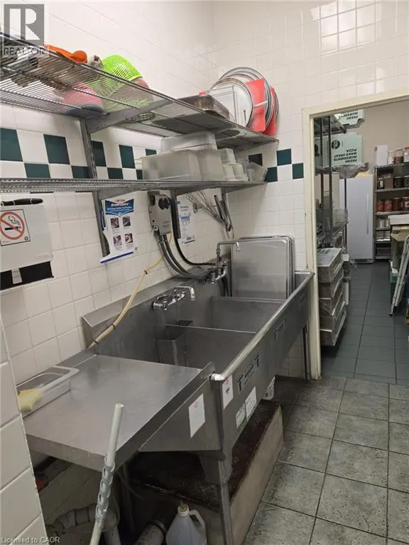 2335 TRAFALGAR Road Unit# D2, #D2