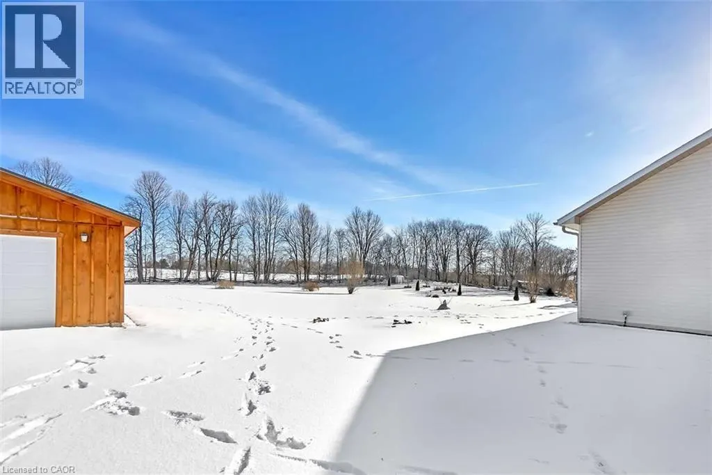123 LIVINGWOOD Crescent