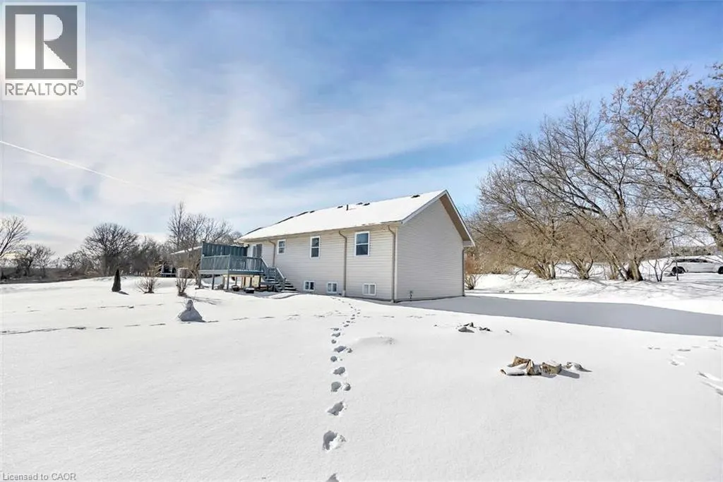 123 LIVINGWOOD Crescent