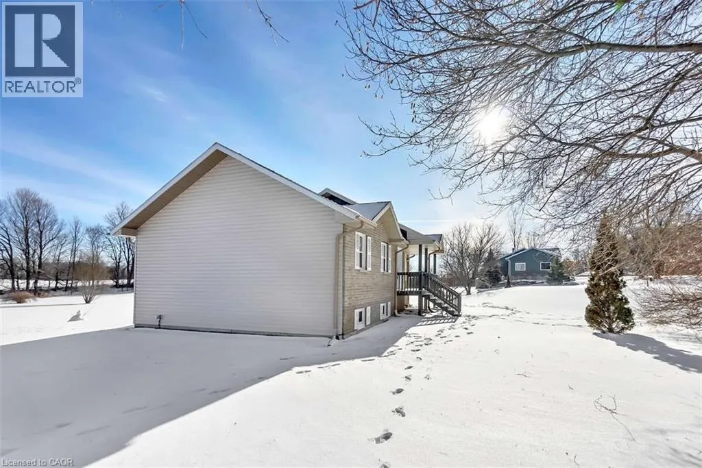 123 LIVINGWOOD Crescent