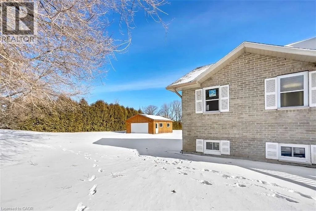 123 LIVINGWOOD Crescent