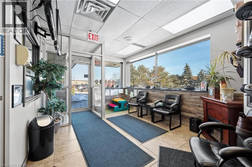 214 SPEEDVALE Avenue W Unit# 7, #7
