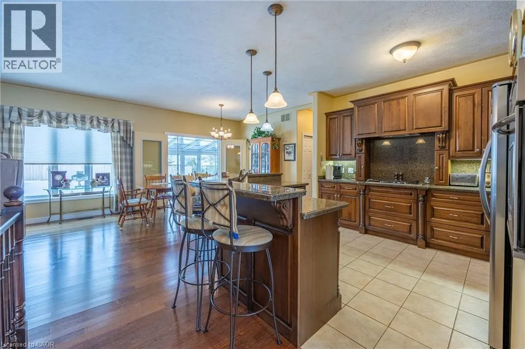 44 FOREST WOOD Drive