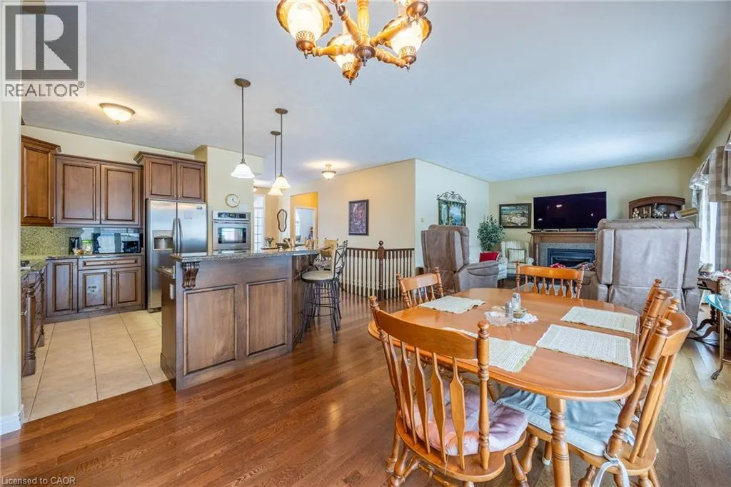 44 FOREST WOOD Drive