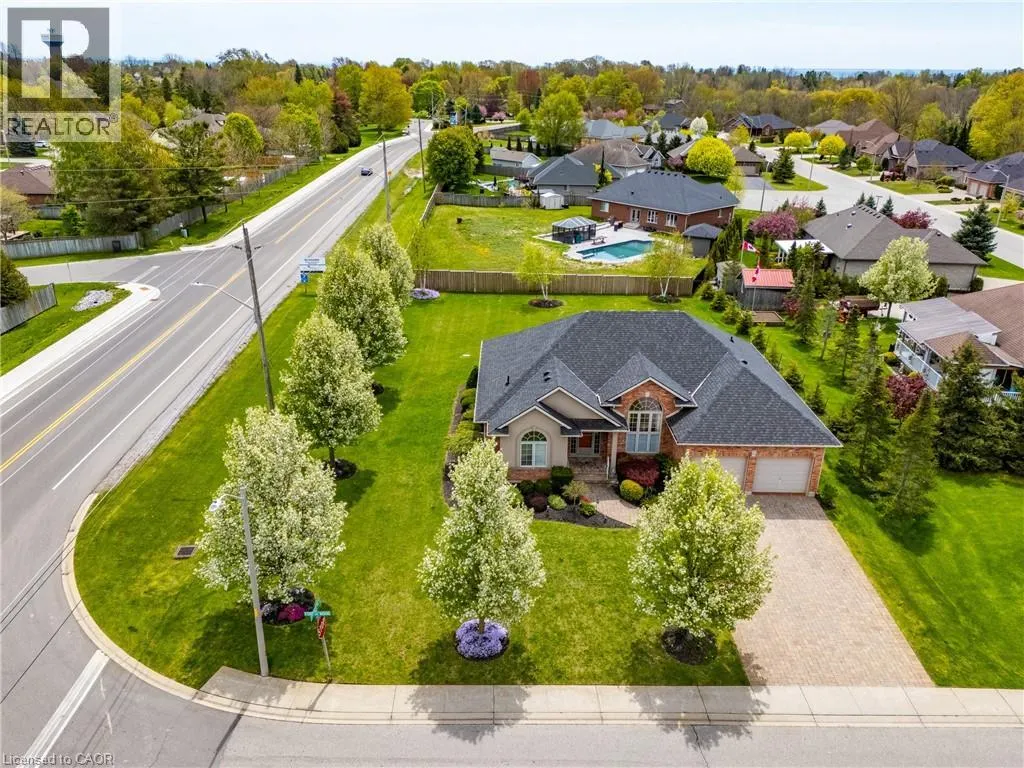 44 FOREST WOOD Drive