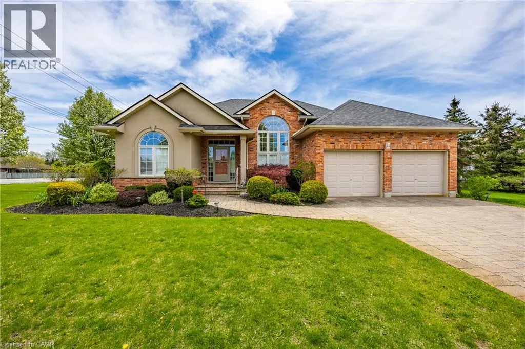 44 FOREST WOOD Drive