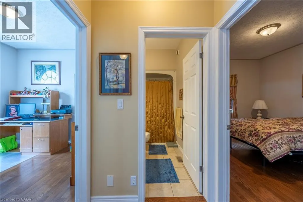 44 FOREST WOOD Drive