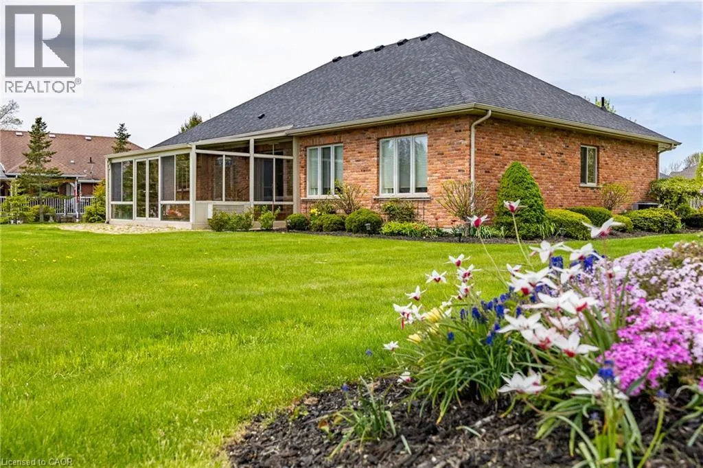 44 FOREST WOOD Drive