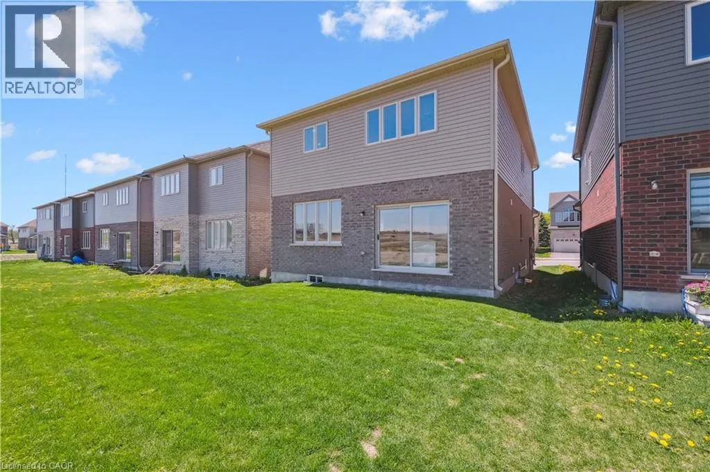 33 HENRY MARACLE Street