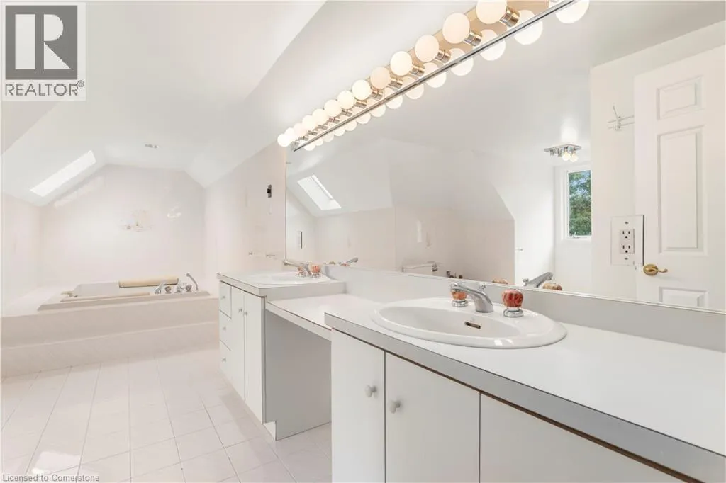 21 WOODLAND ACRES Crescent