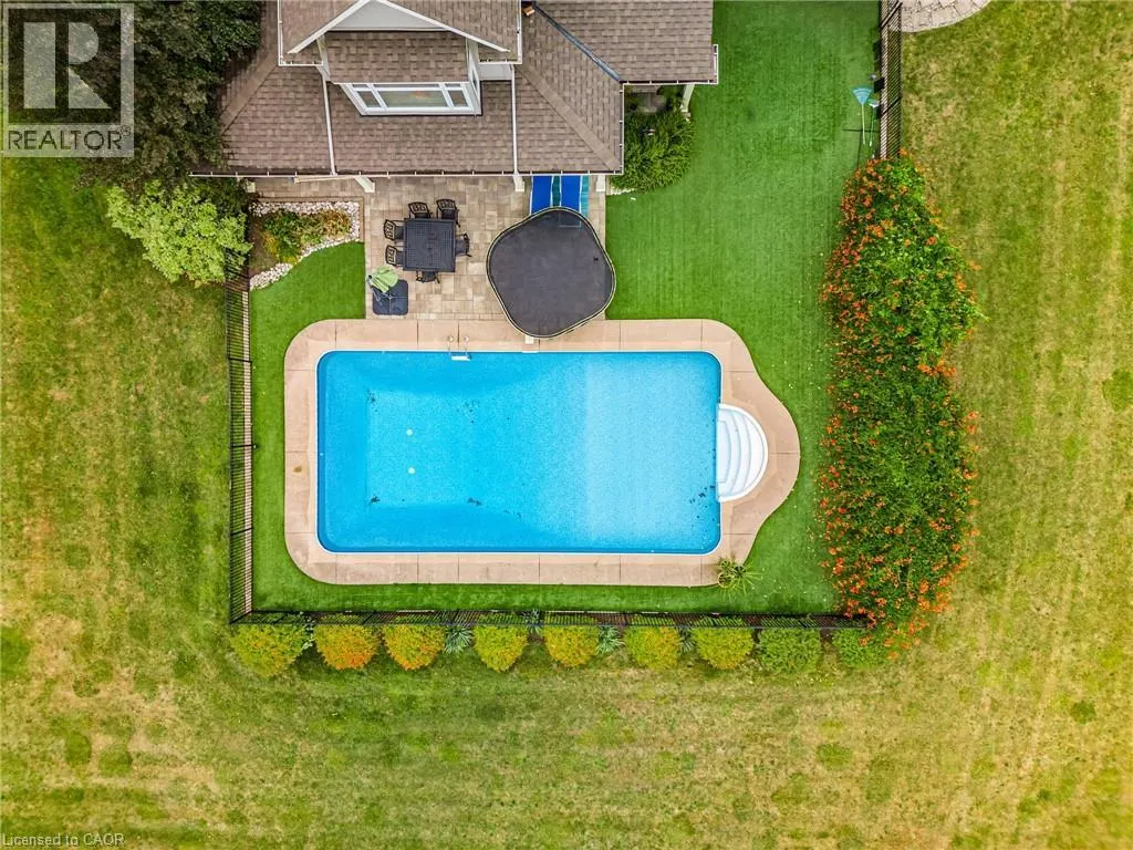 915 QUEENSTON Road