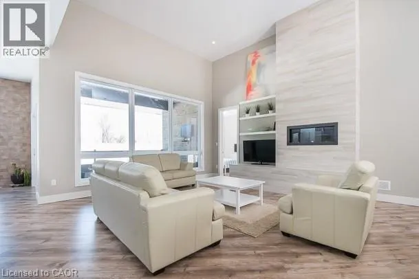 613 SWEETBAY Crescent