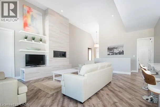 613 SWEETBAY Crescent