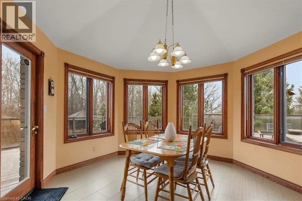 2 HICKORY Hollow