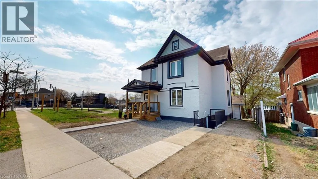 204 QUEENSTON Street