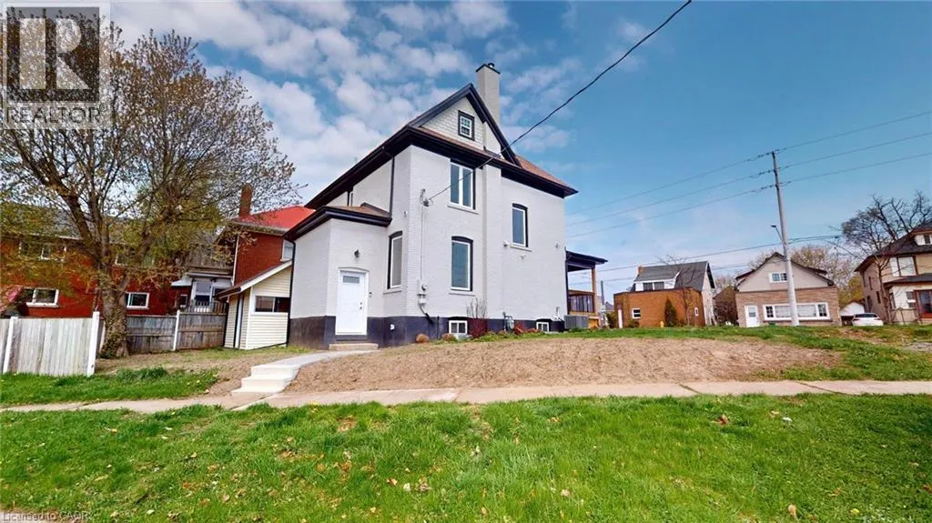 204 QUEENSTON Street
