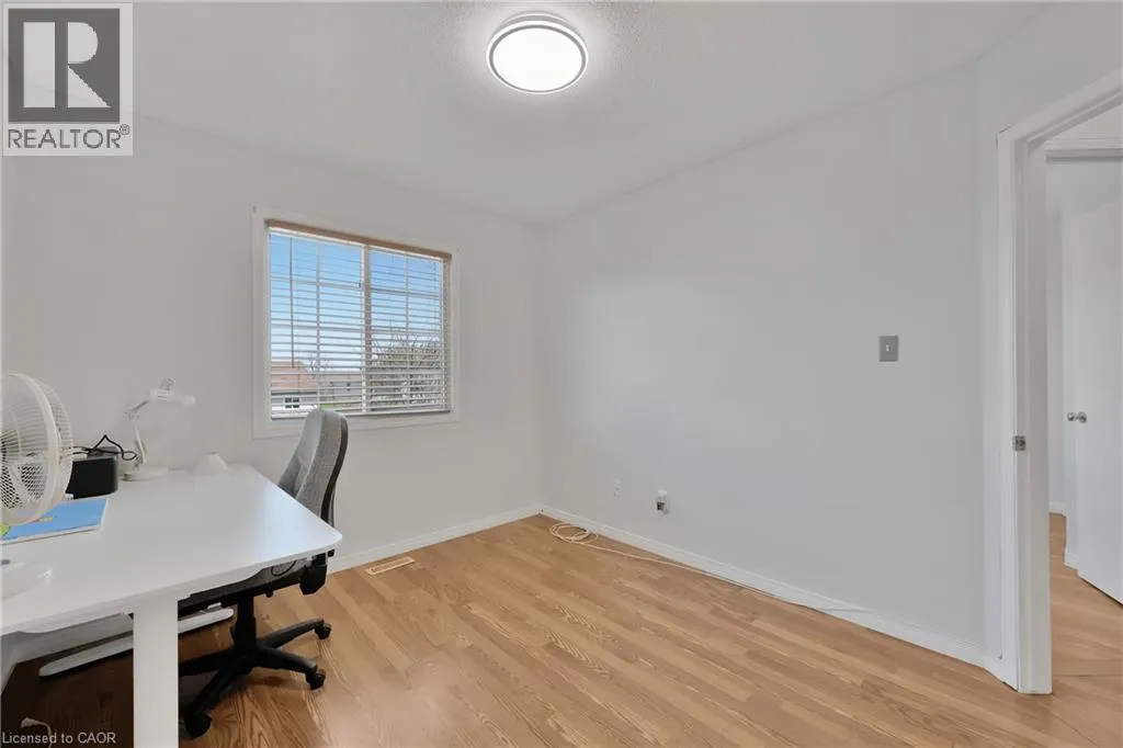 34 PHAIR Crescent