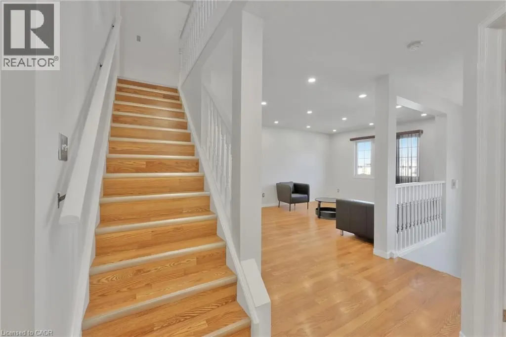 34 PHAIR Crescent