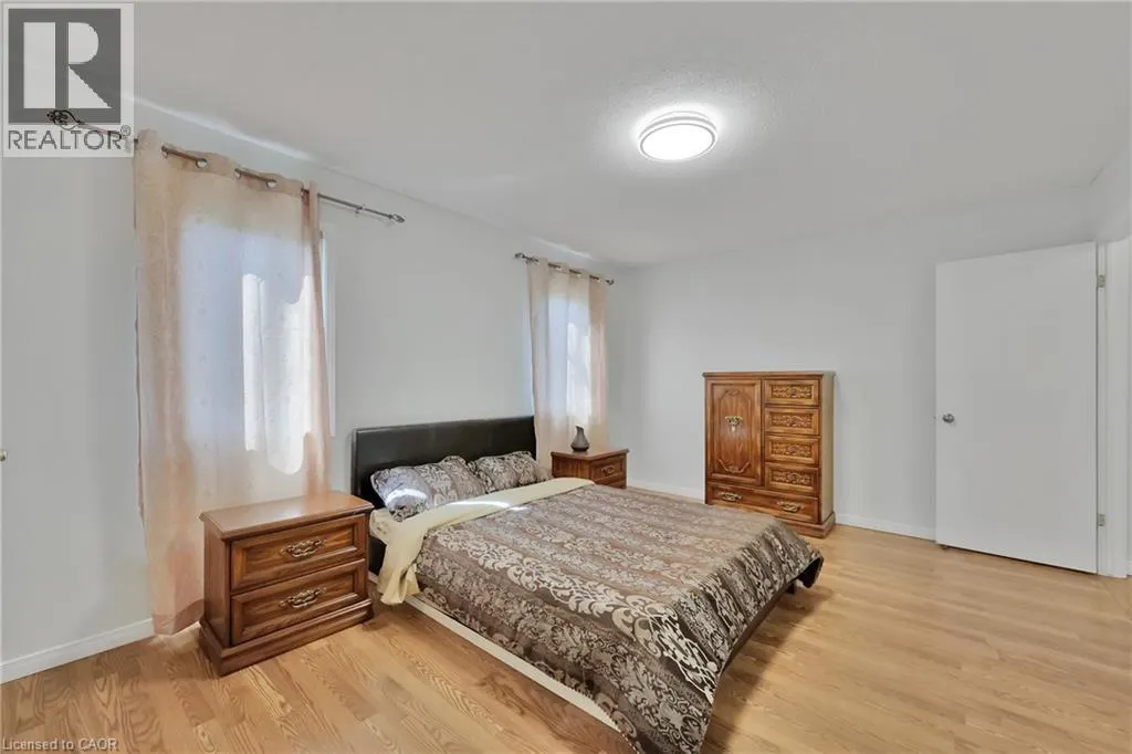 34 PHAIR Crescent