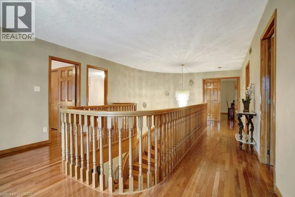 5 COLUMBO Court