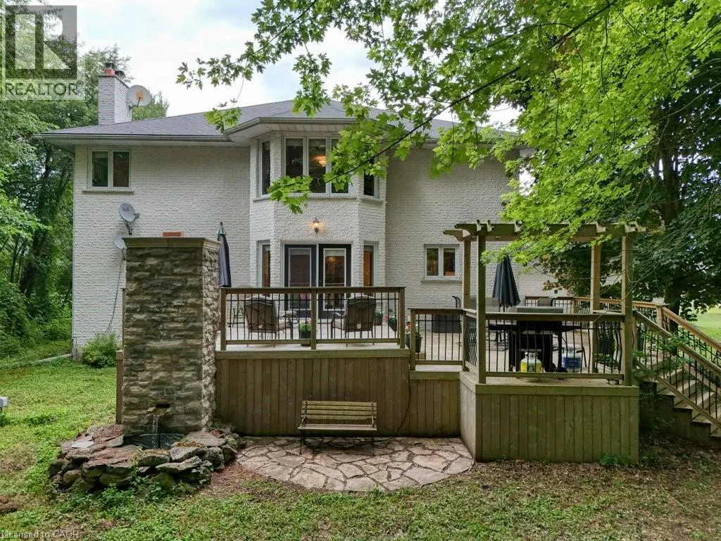 5 COLUMBO Court