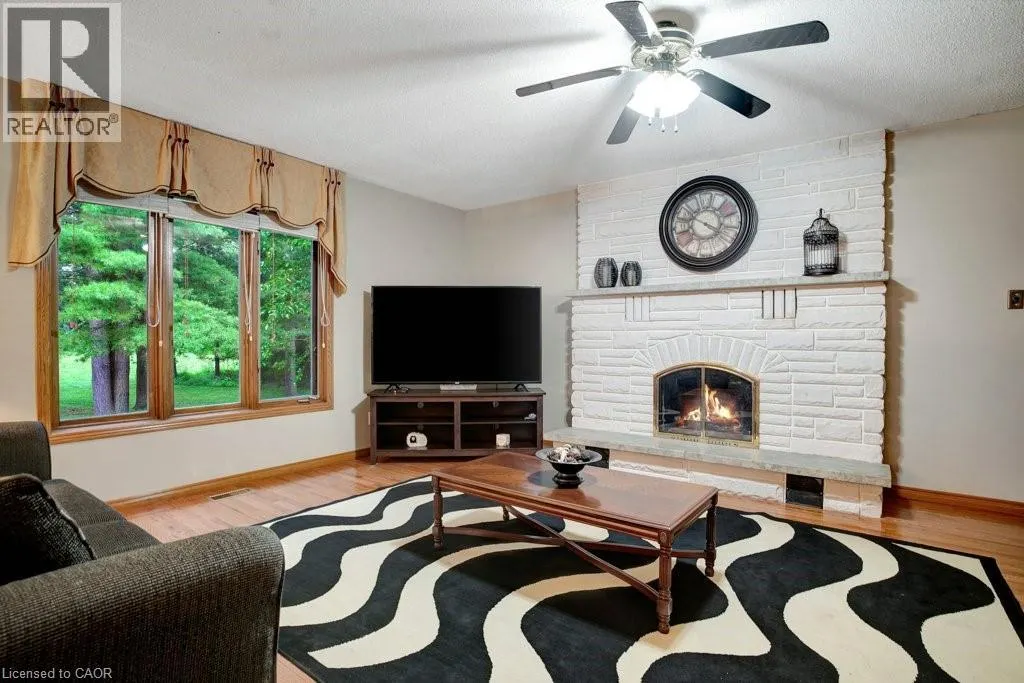 5 COLUMBO Court