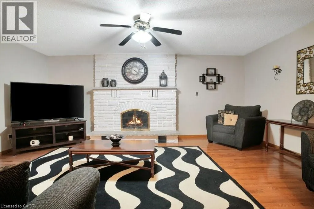 5 COLUMBO Court