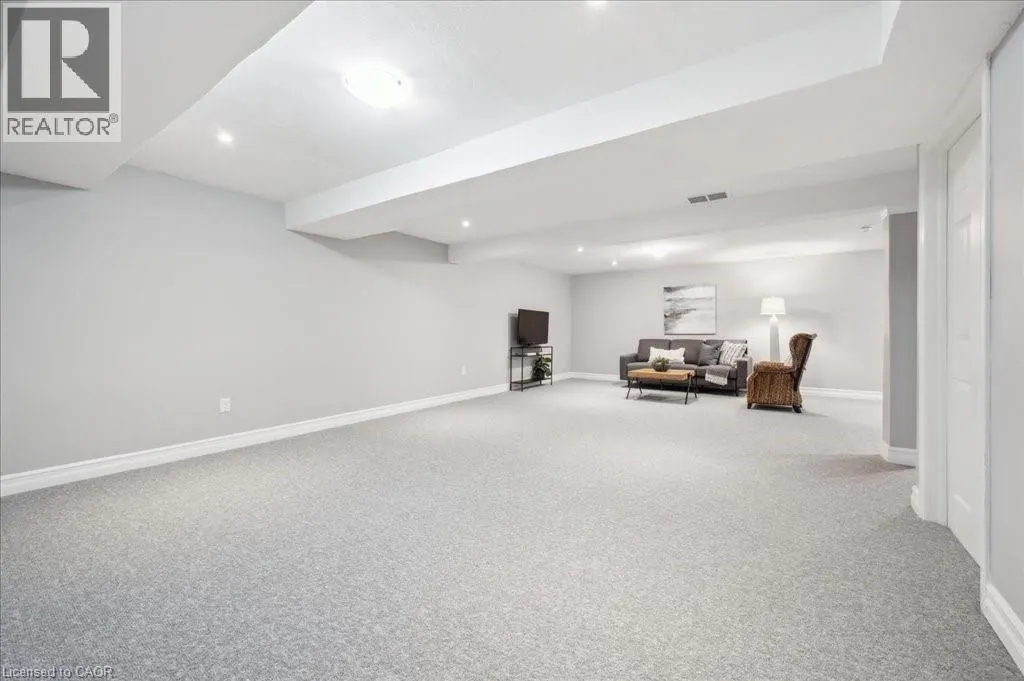 28 BUR OAK Drive