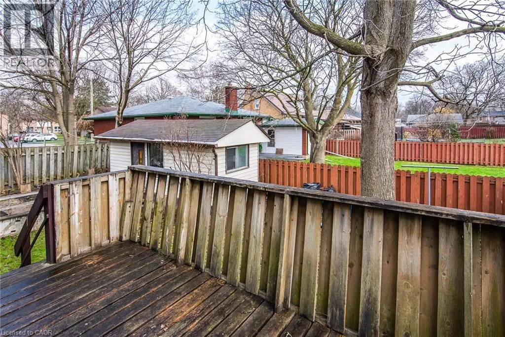 127 KINZIE Avenue
