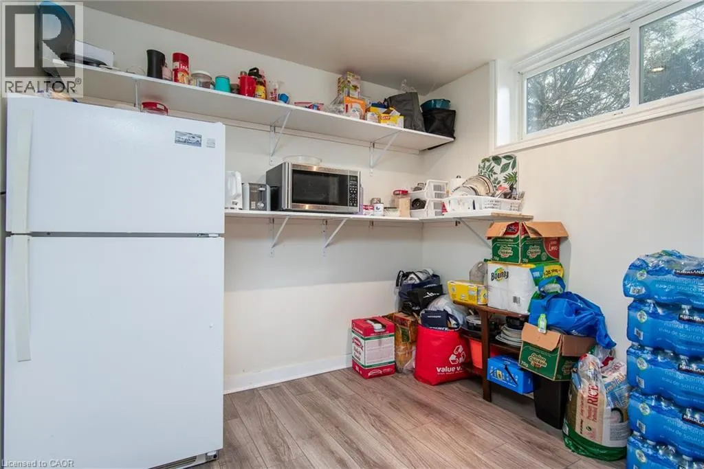 127 KINZIE Avenue