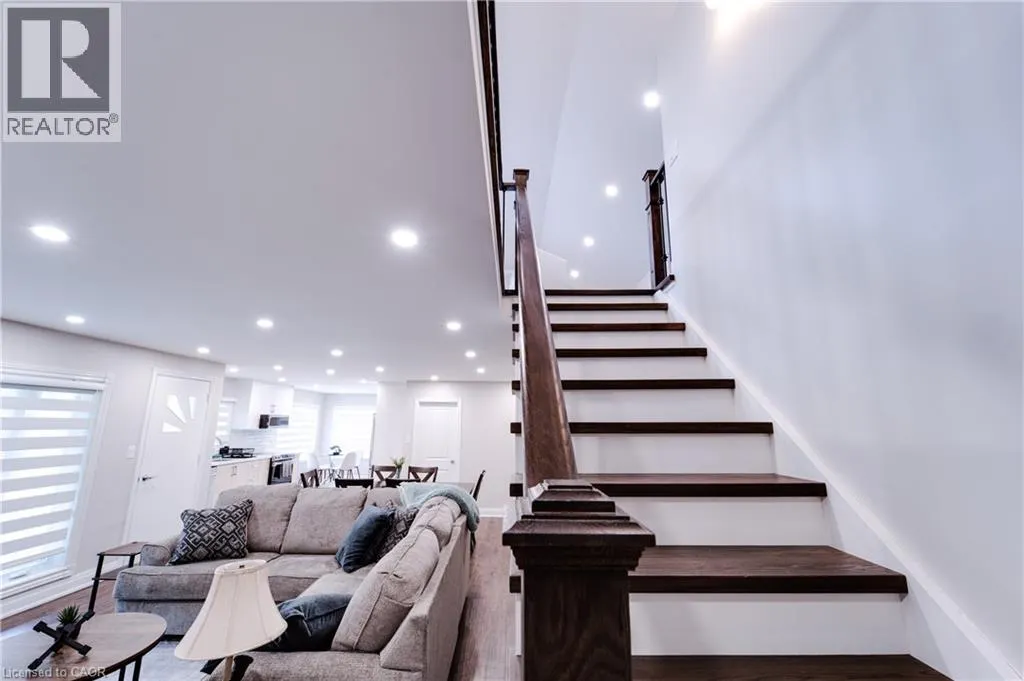 885 GLEN CEDAR Drive