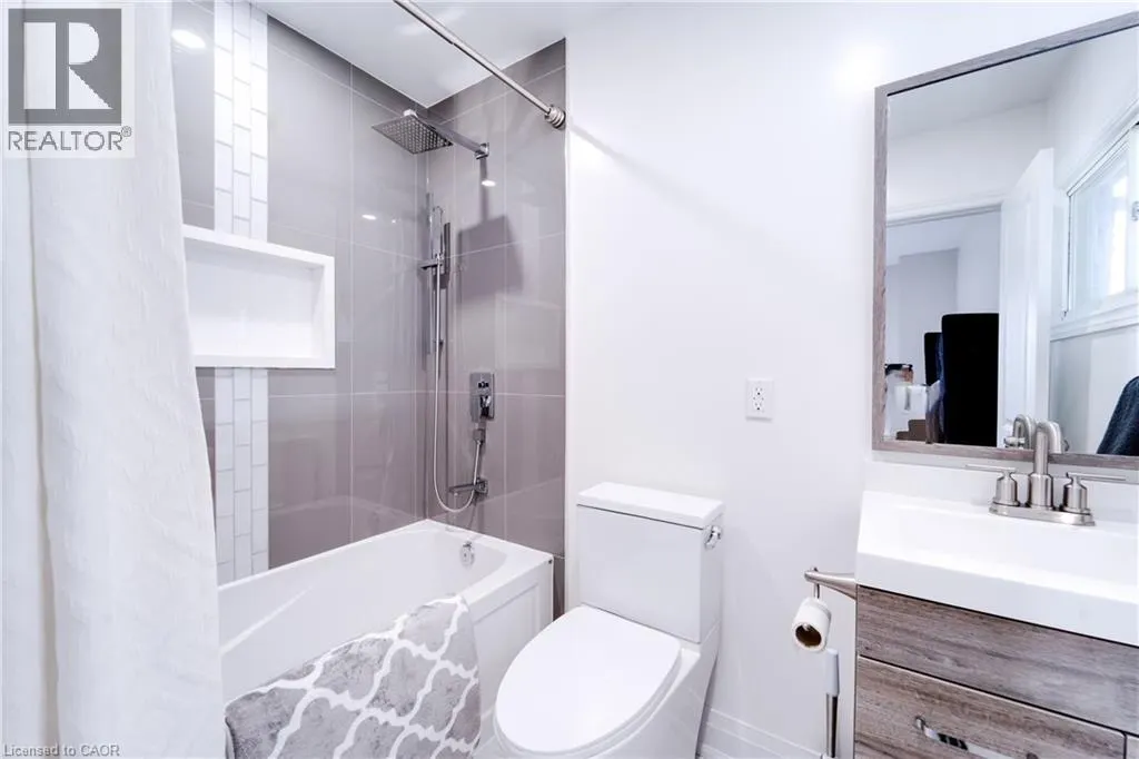885 GLEN CEDAR Drive