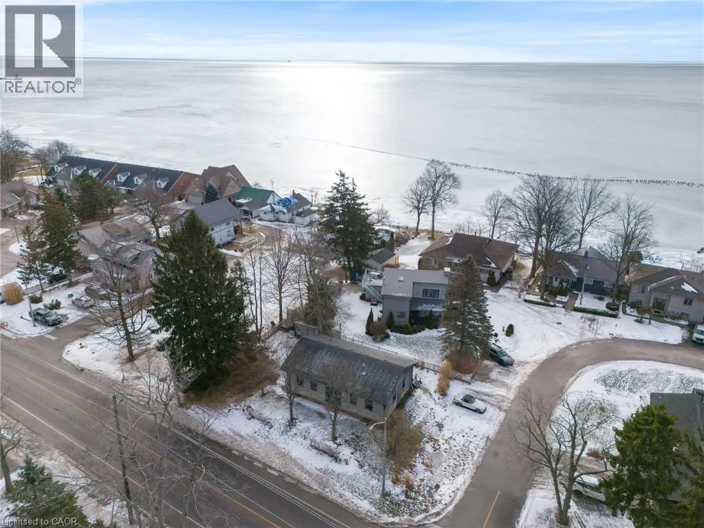 627 NELSON Street W